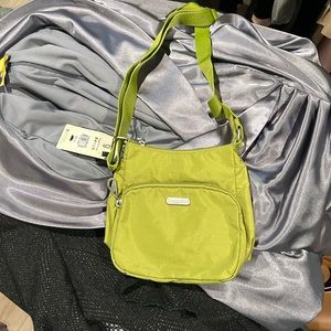 Beautiful Baggalini crossbody green bag never used tags still on!